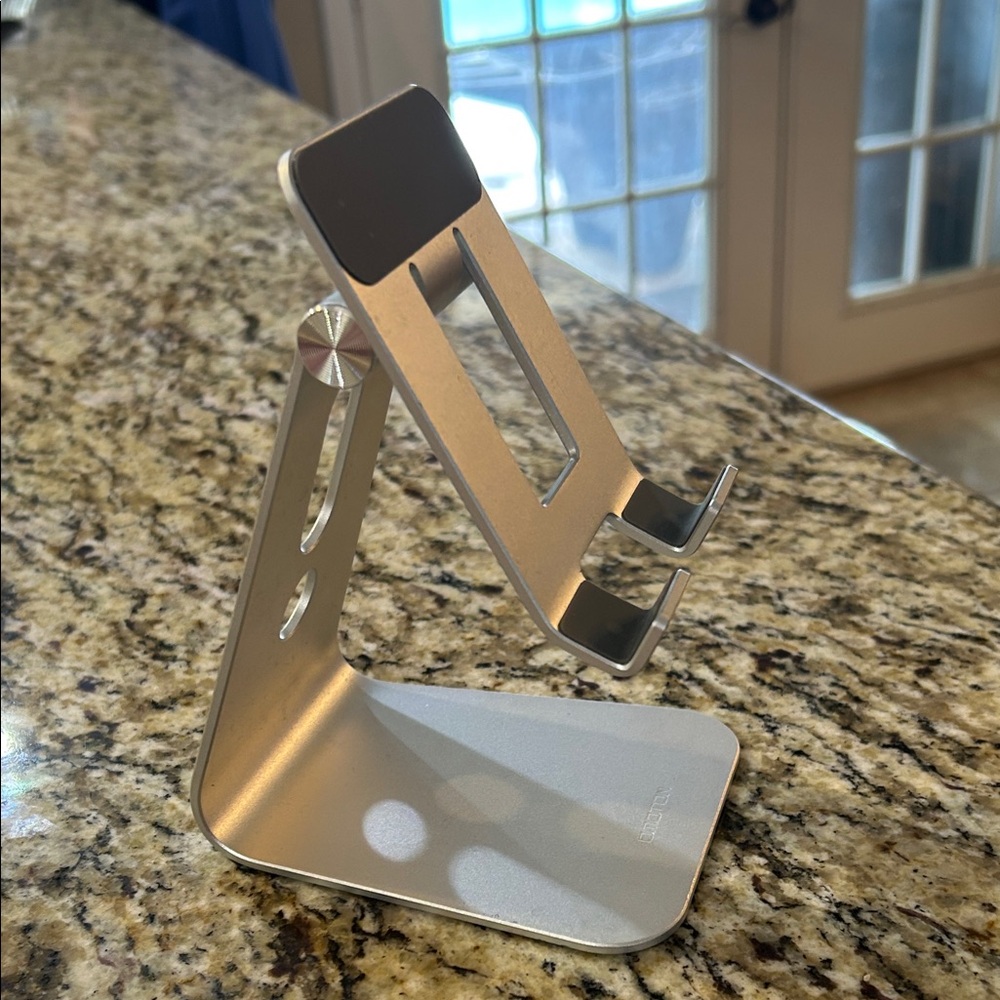 Adjustable Silver Tablet Stand - Picture 2 of 8